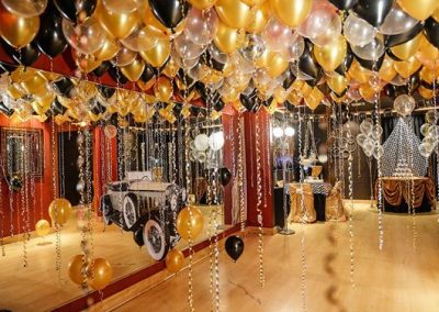 Roaring 20's balloon ceiling