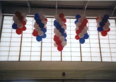 Graduating balloon columns from ceiling