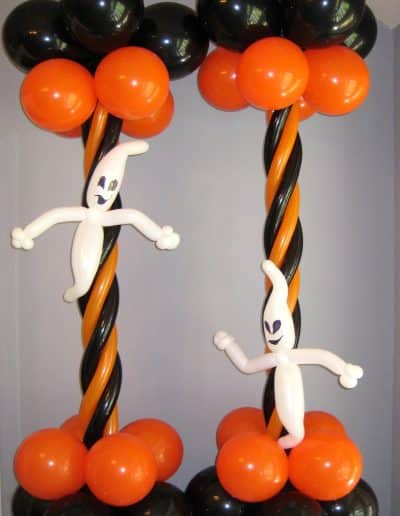 Halloween ghosts balloon column-Tioga Downs