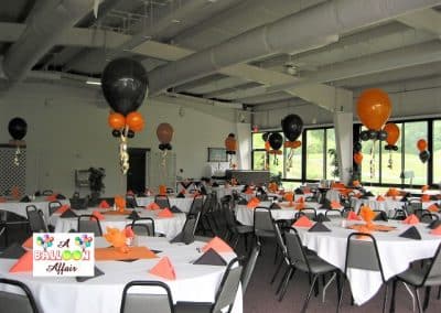 16" balloon centerpiece with collar-Endwell Greens