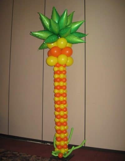 Tropical fun balloon column-Holiday Inn